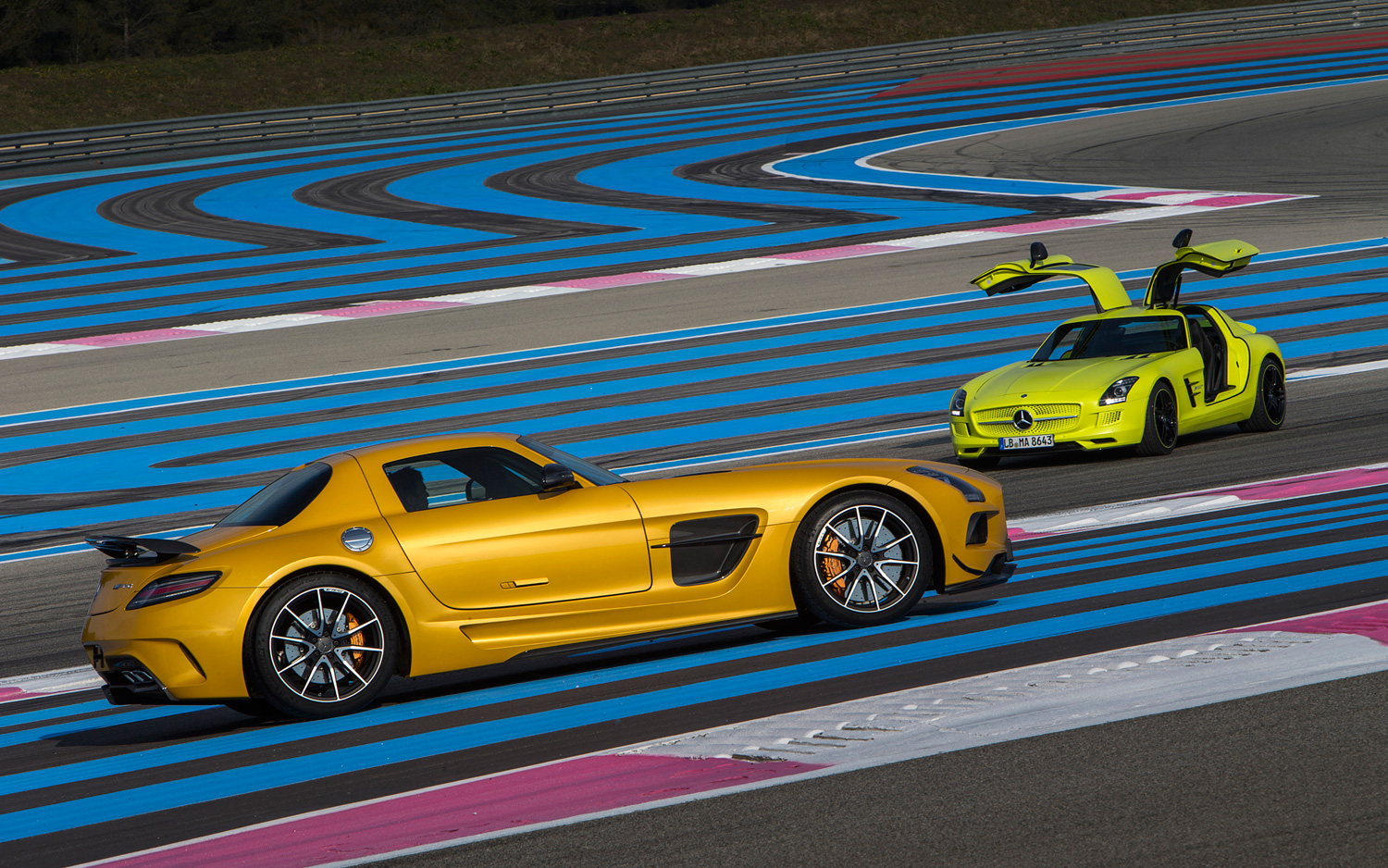 2014-mercedes-benz-sls-amg-electric-drive-Park-Place-Dallas