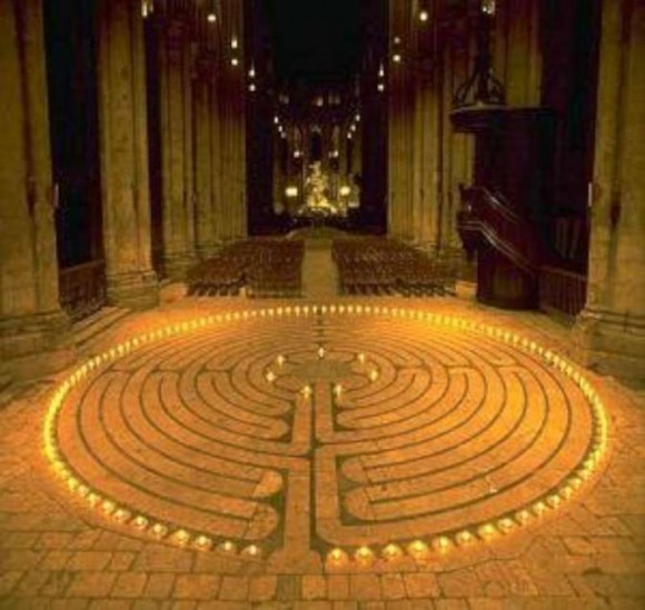 chartres_labyrinth_photo