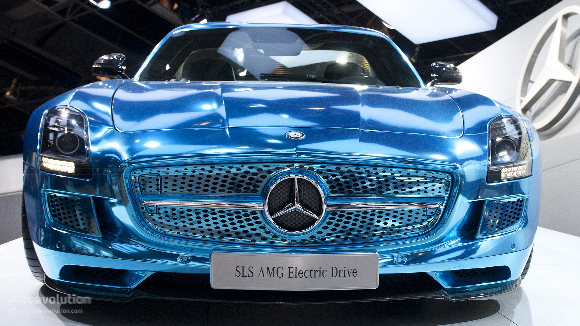 paris-2012-mercedes-benz-sls-electric-drive-live-photos_6