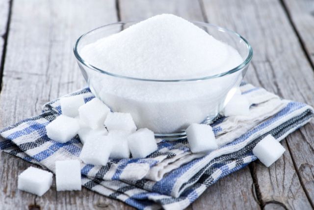Portion of white sugar