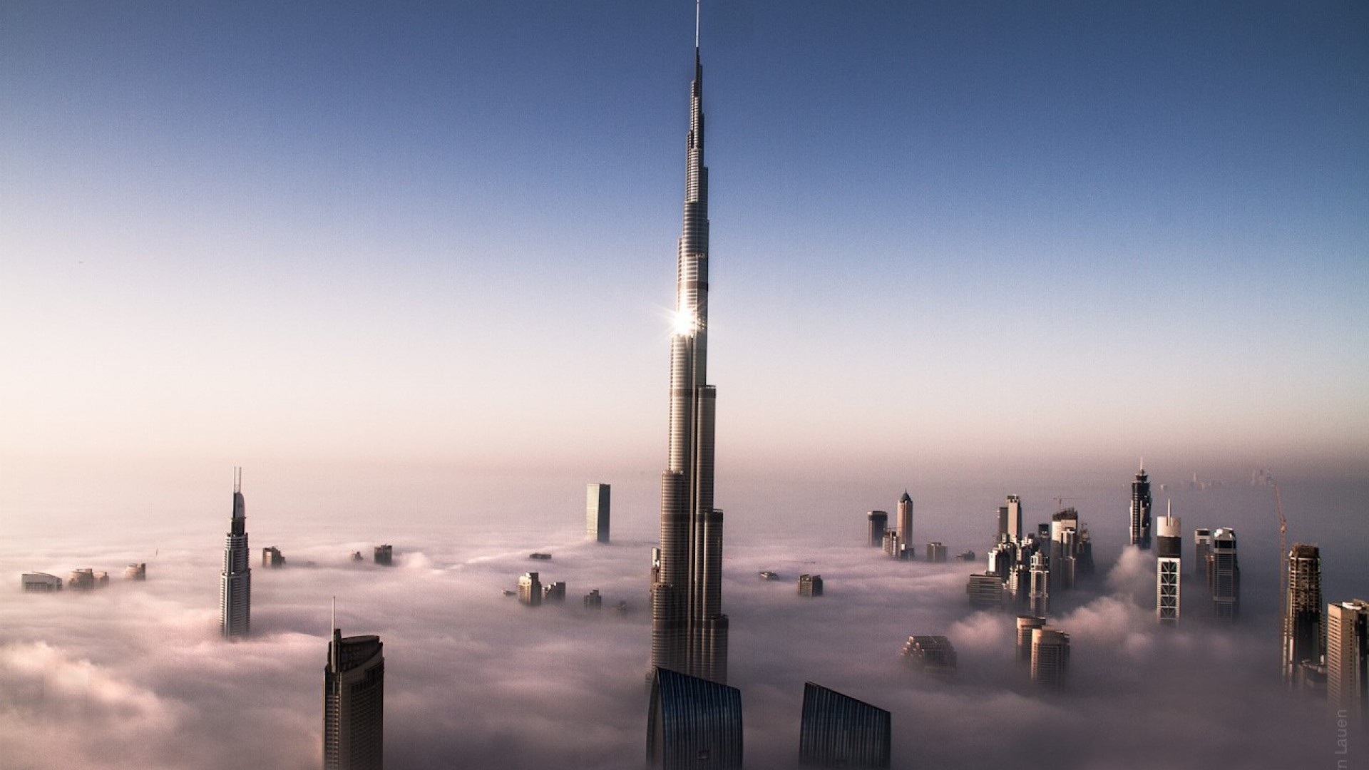 Impressive-Burj-Khalifa-Above-Clouds