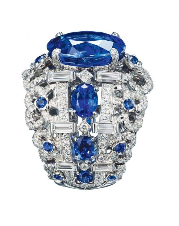 blue-sapphire_chaumet_hortensia-ring_side-jpg__760x0_q80_crop-scale_subsampling-2_upscale-false