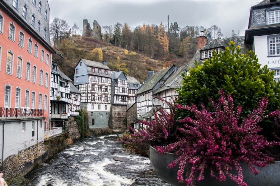 rur-river-in-monschau-germanypp_w900_h600