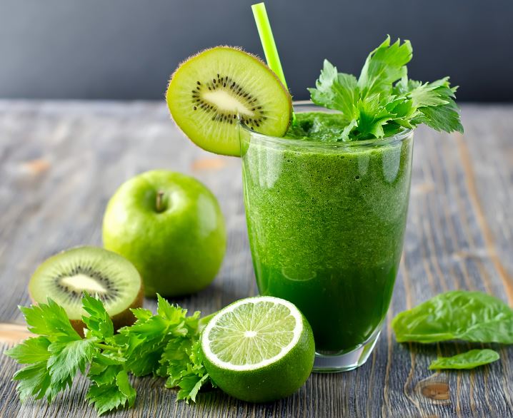 green-smoothie-gray-table