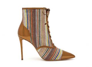 Колекција на чевли од рачно изработени ткаенини!